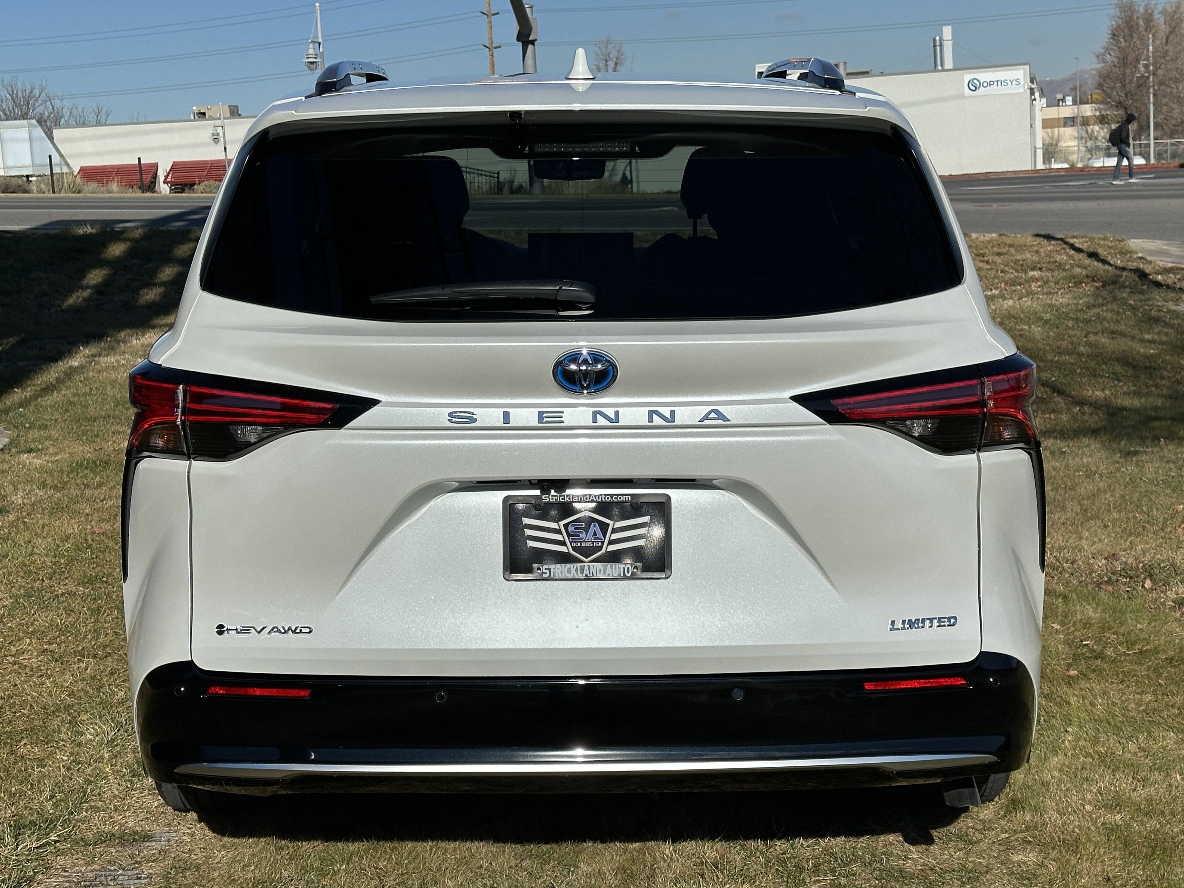 Used 2025 Toyota Sienna Limited image 8