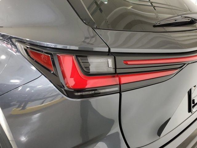 Used 2024 Lexus NX 350h AWD image 39