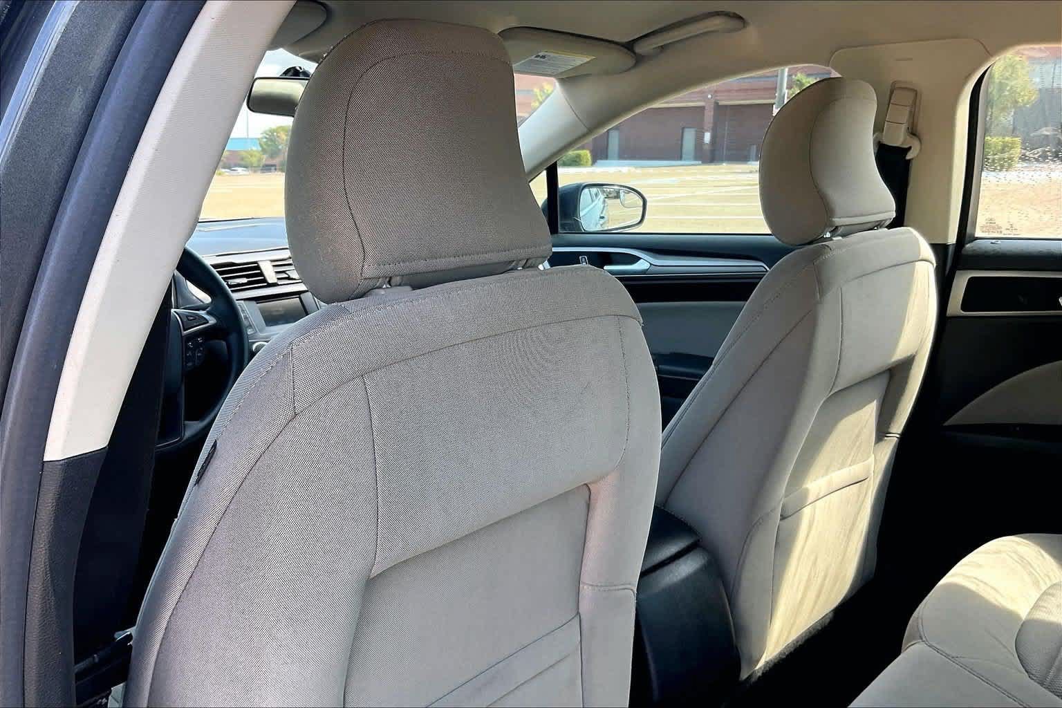 Used 2017 Ford Fusion S FWD image 10
