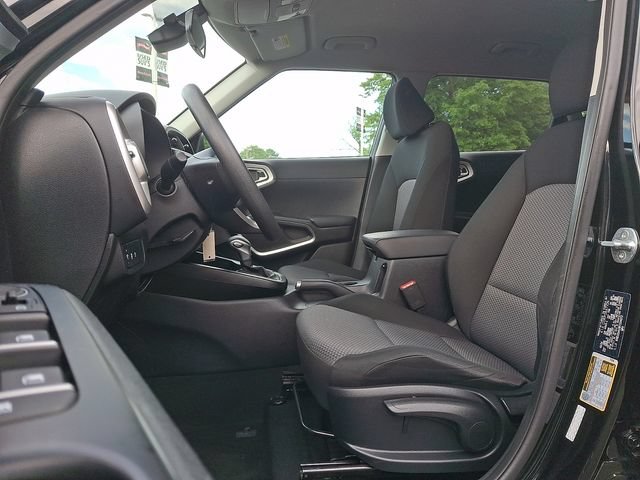 Used 2024 Kia Soul LX w/ Option Group 015 FWD image 13