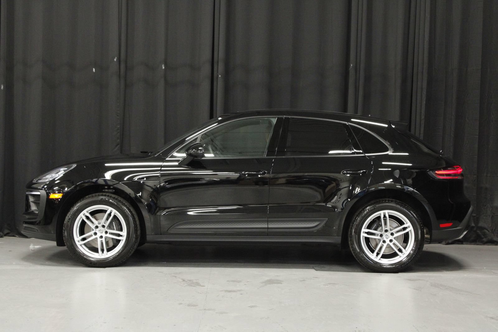New 2026 Porsche Macan AWD/4WD image 2