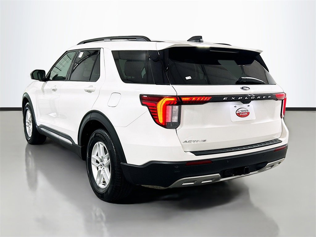 Used 2025 Ford Explorer Active w/ Active Comfort Package image 6