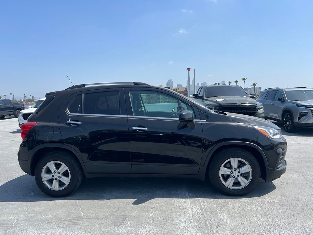 Used 2019 Chevrolet Trax LT w/ LT Convenience Package FWD image 4