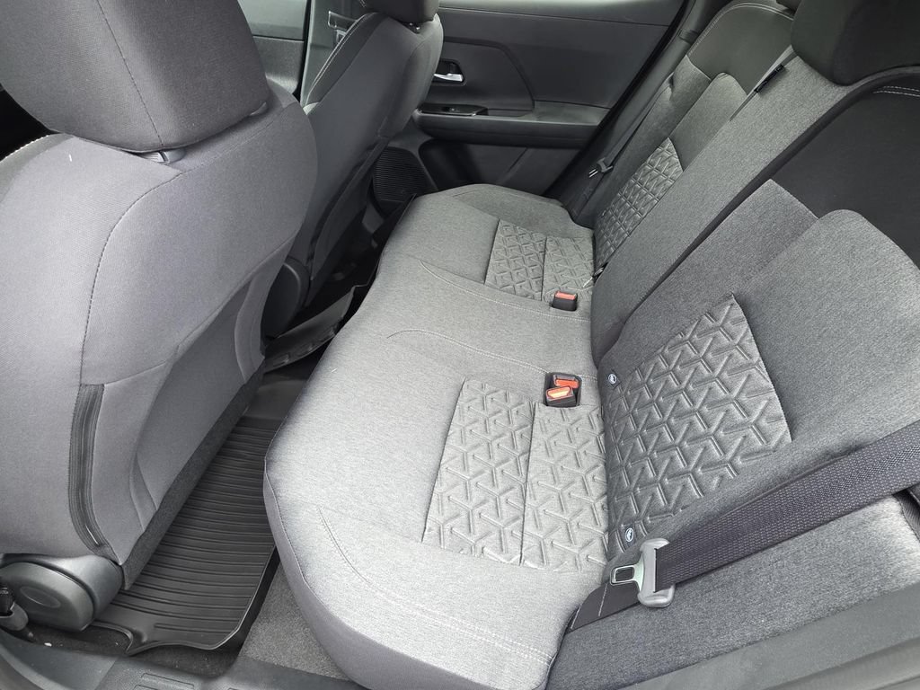 New 2026 Nissan Kicks SV w/ Charging Package FWD image 9