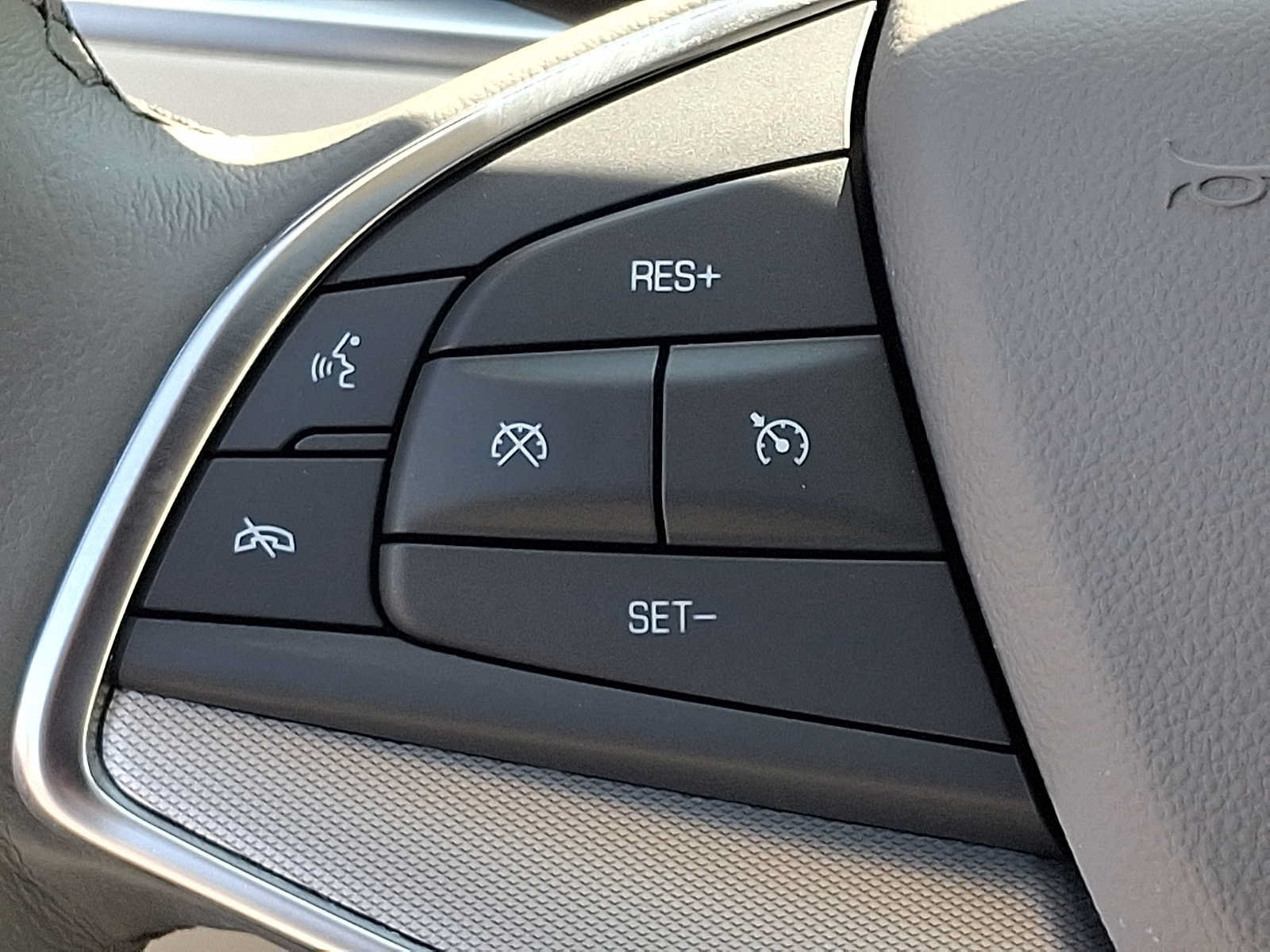Used 2024 Cadillac XT5 Premium Luxury w/ Technology Package AWD/4WD image 22