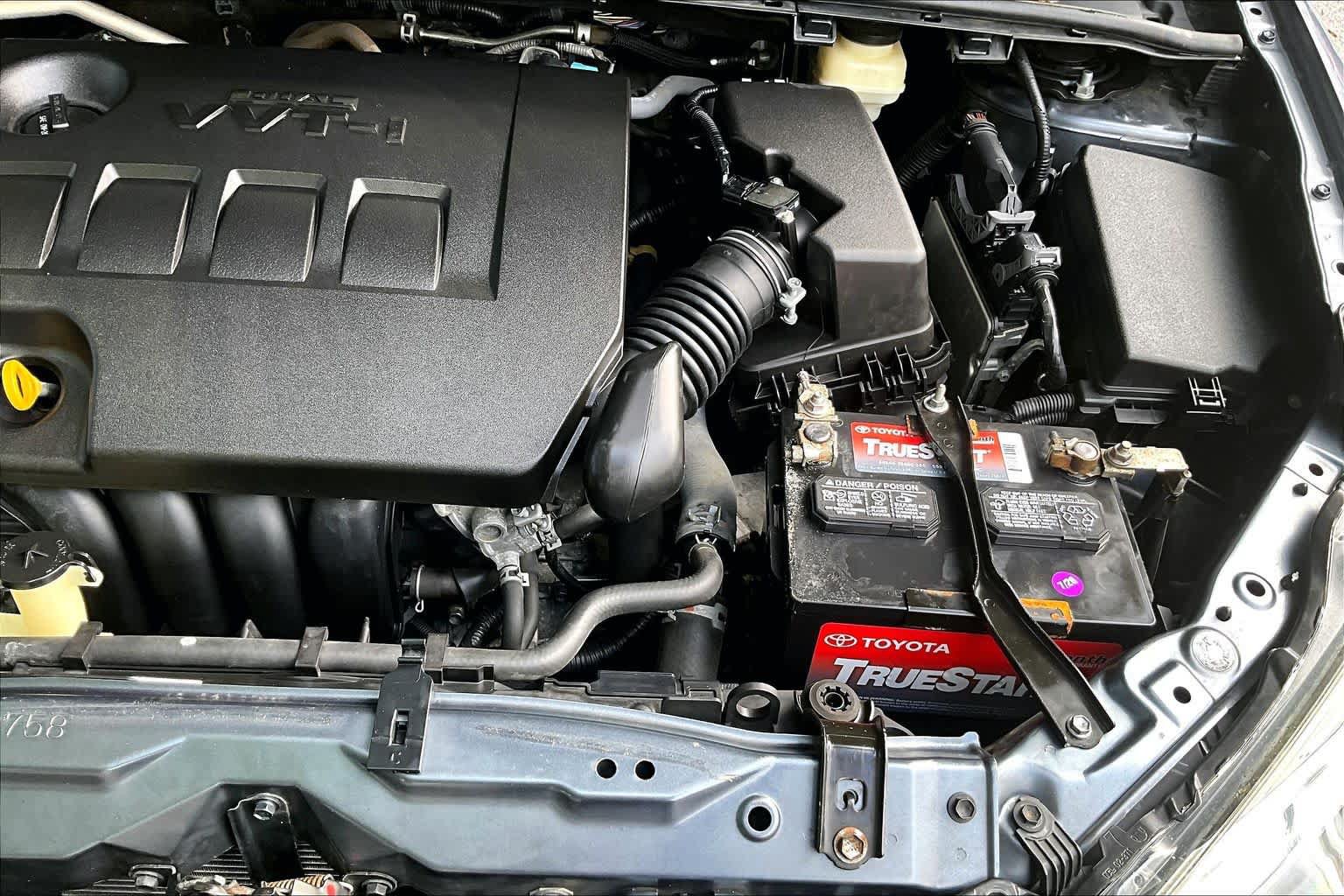 Used 2018 Toyota Corolla LE FWD image 32