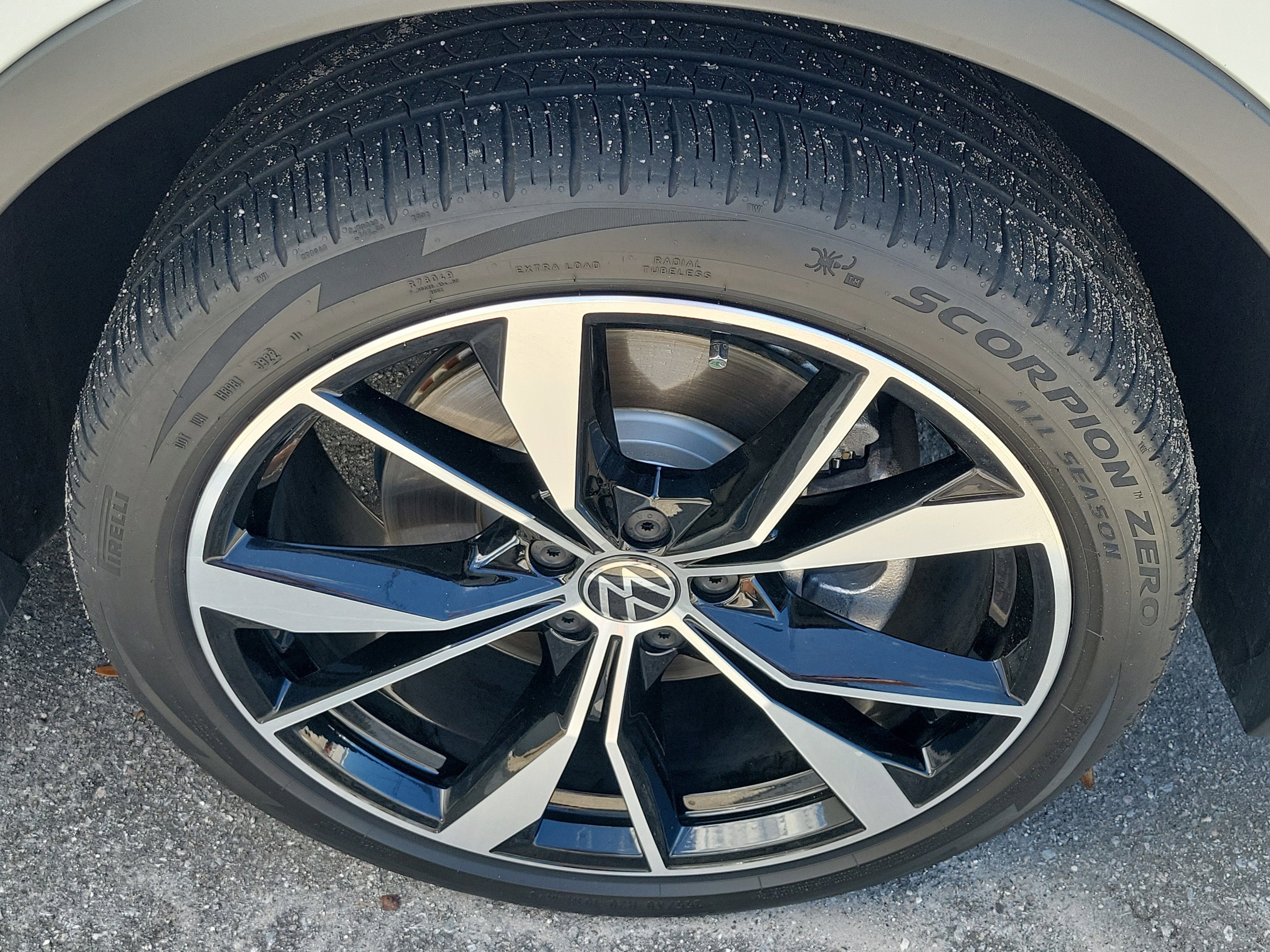 Used 2023 Volkswagen Tiguan SEL R-Line image 7