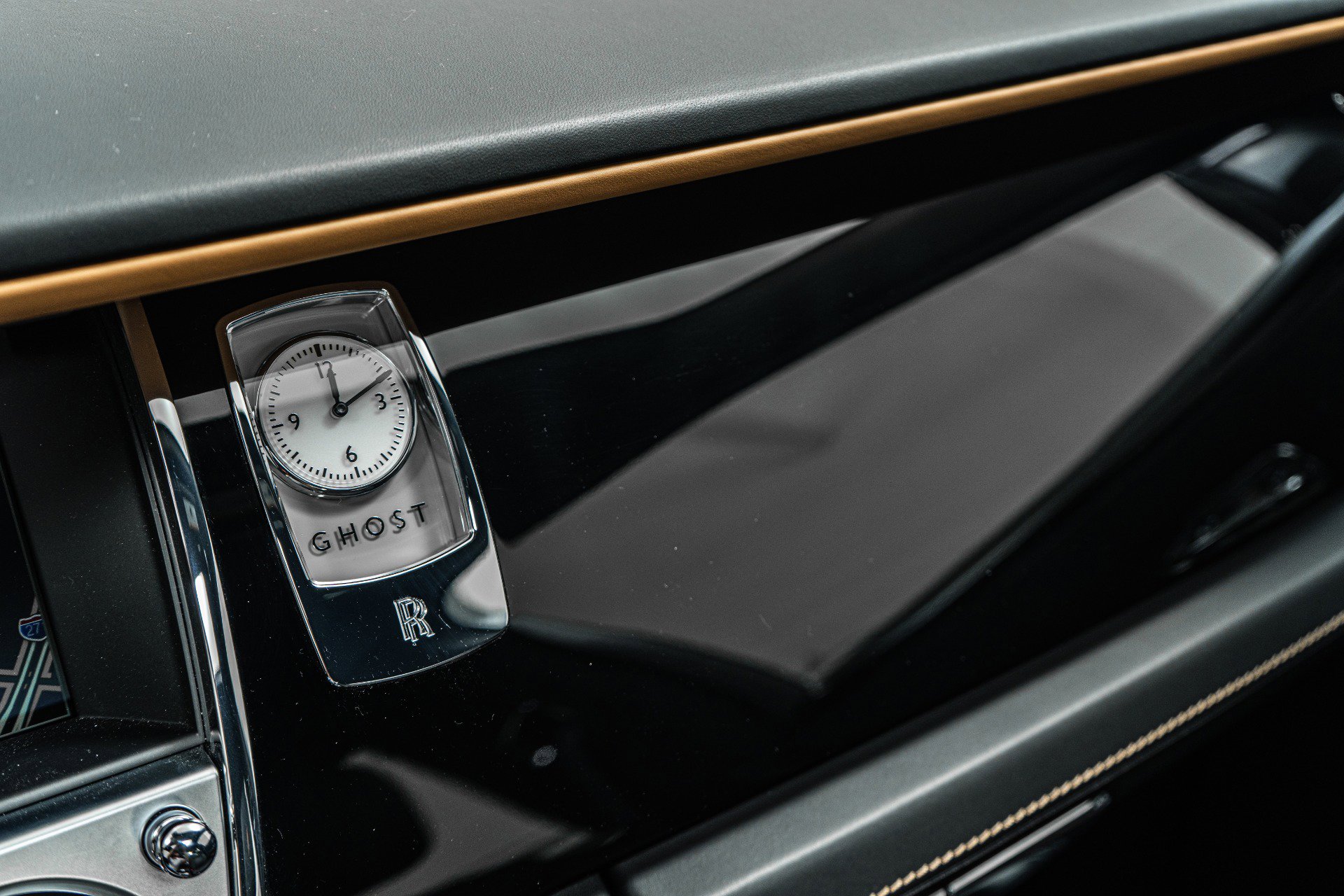 Used 2017 Rolls-Royce Ghost Extended Wheelbase image 32