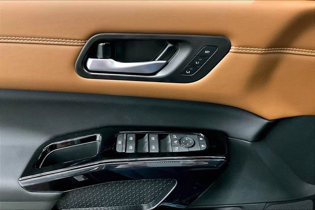 New 2026 Nissan Pathfinder Platinum image 31