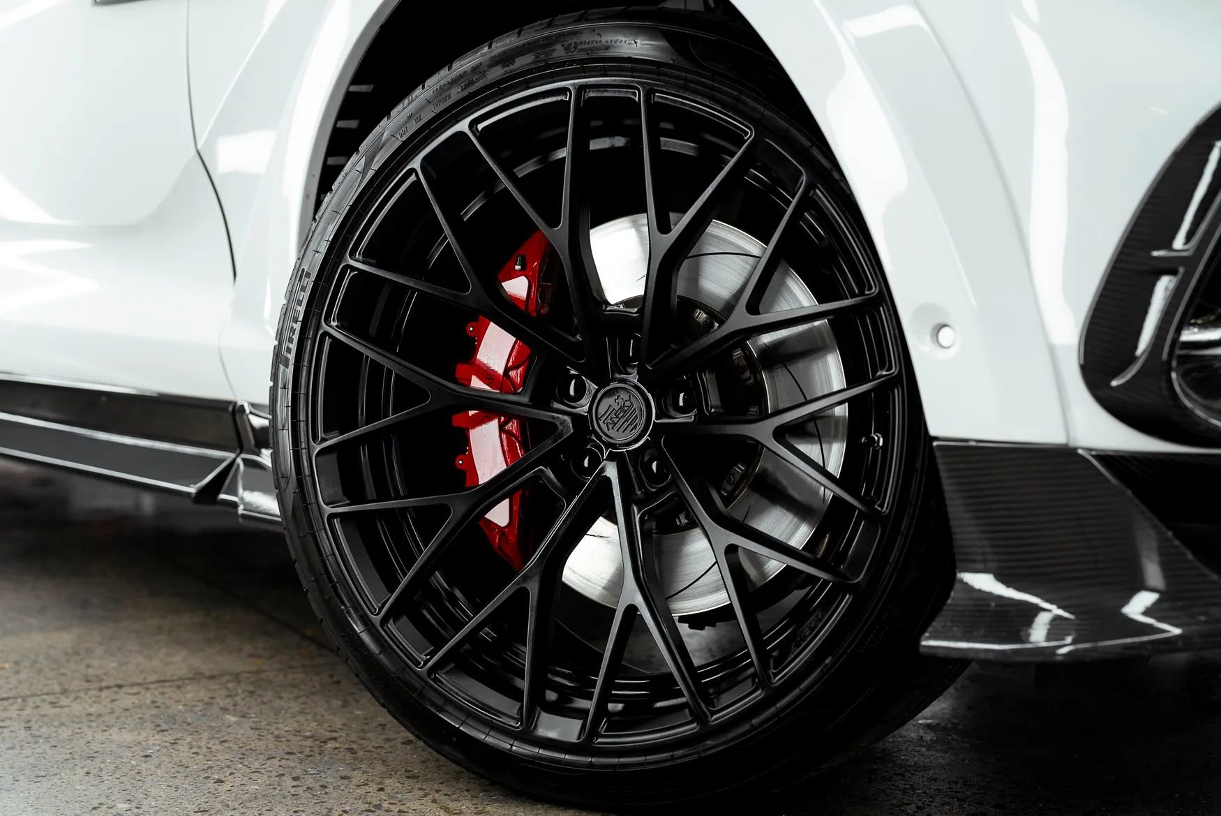 Used 2021 Aston Martin DBX AWD/4WD image 39
