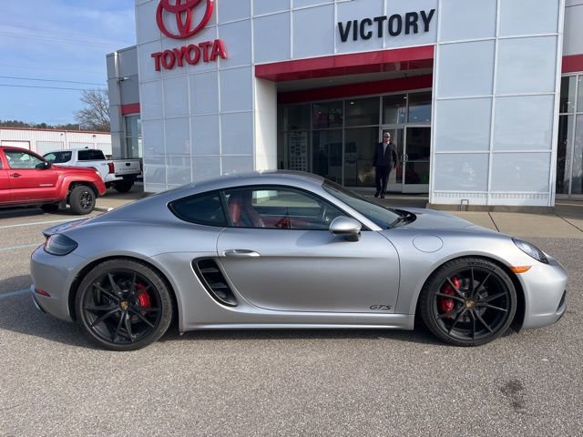 Used 2018 Porsche 718 Cayman GTS image 3