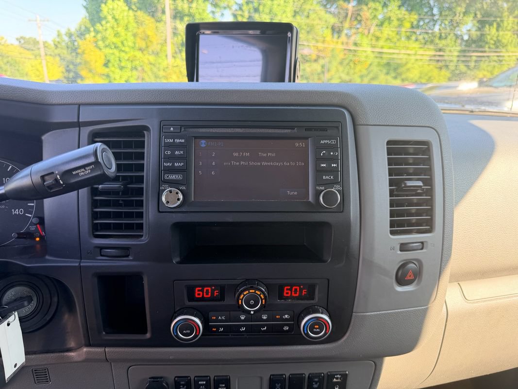 Used 2018 Nissan NV 3500 SL RWD image 22