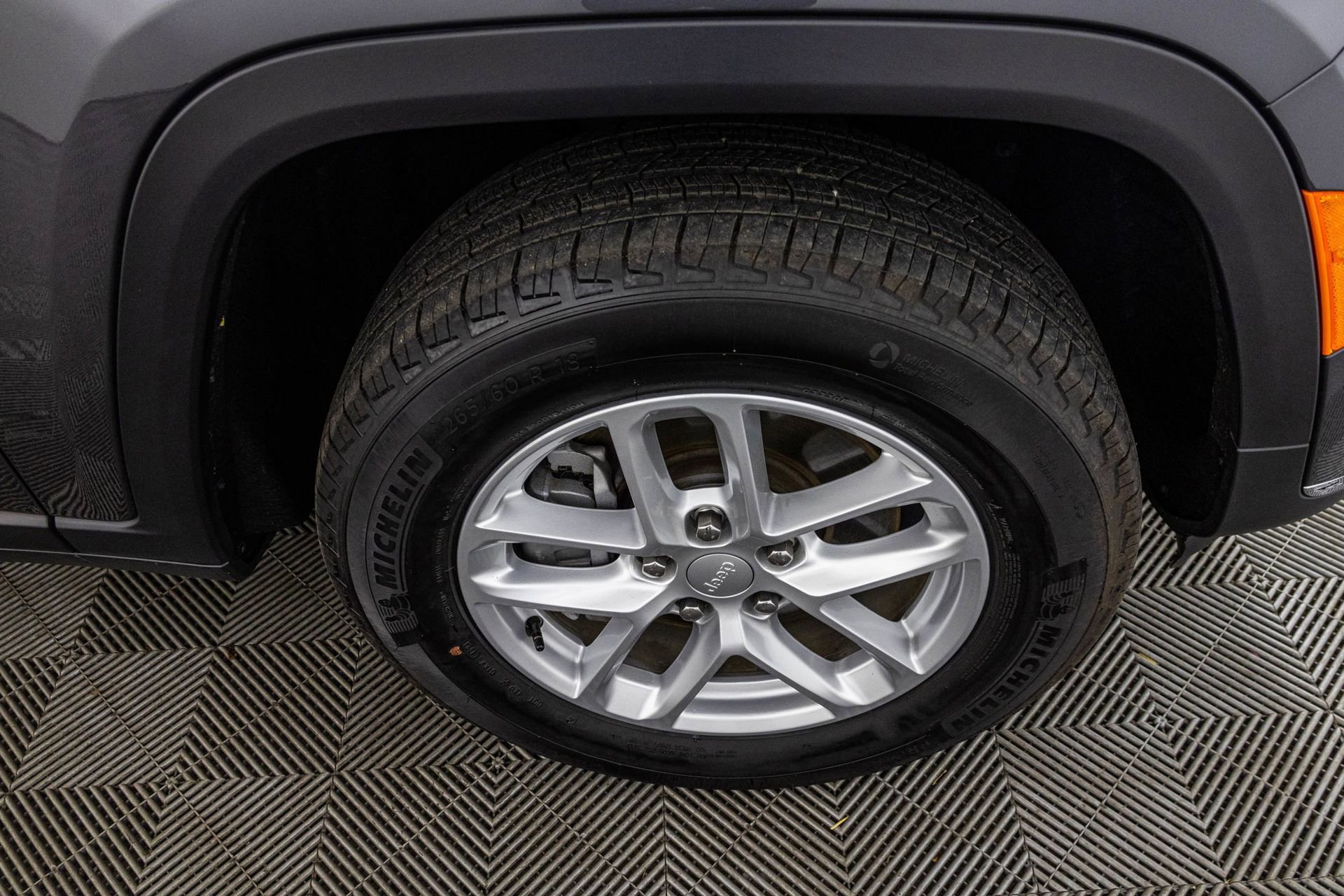 Used 2024 Jeep Grand Cherokee L Laredo w/ Luxury Tech Group I image 52