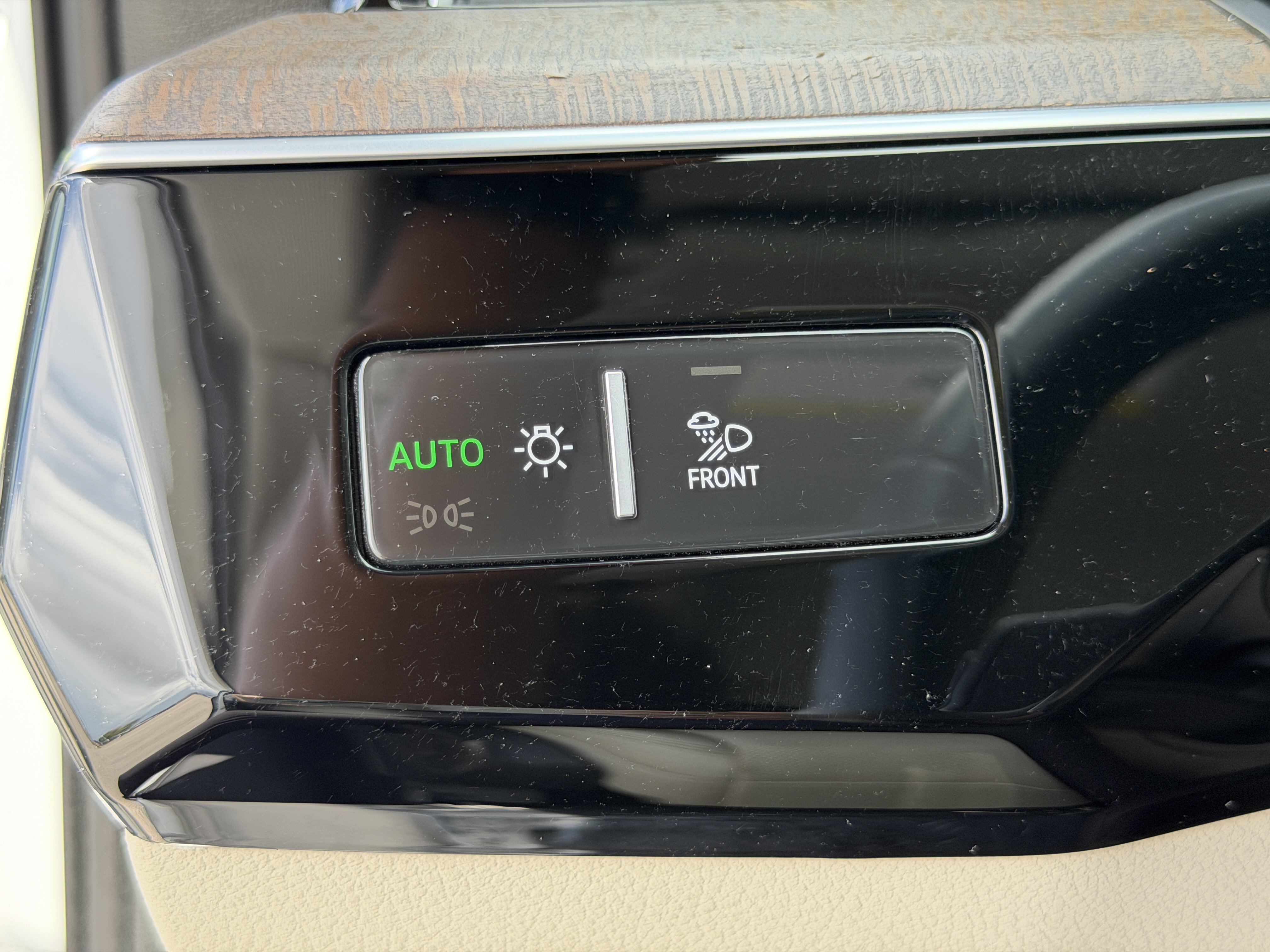 Certified 2024 Audi Q8 e-tron Premium Plus w/ Premium Plus Package AWD/4WD image 31