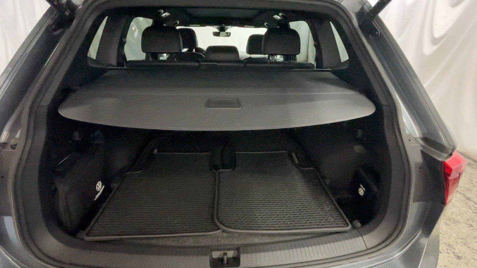 Used 2022 Volkswagen Tiguan SEL R-Line AWD/4WD image 21