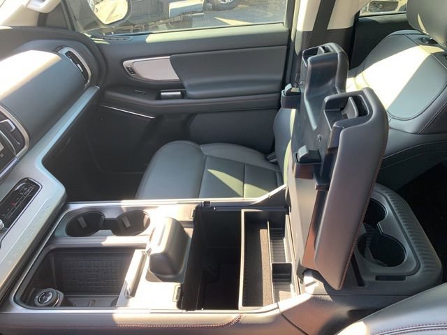 New 2025 Ford Expedition Active image 37