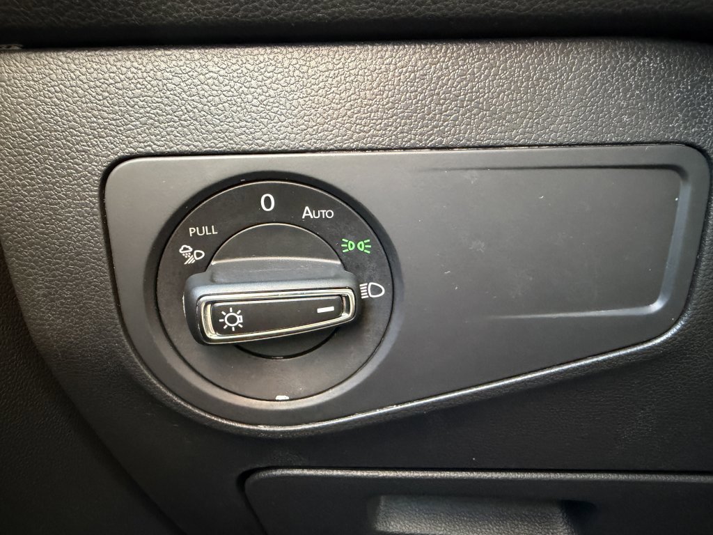 Used 2022 Volkswagen Tiguan SEL R-Line image 27