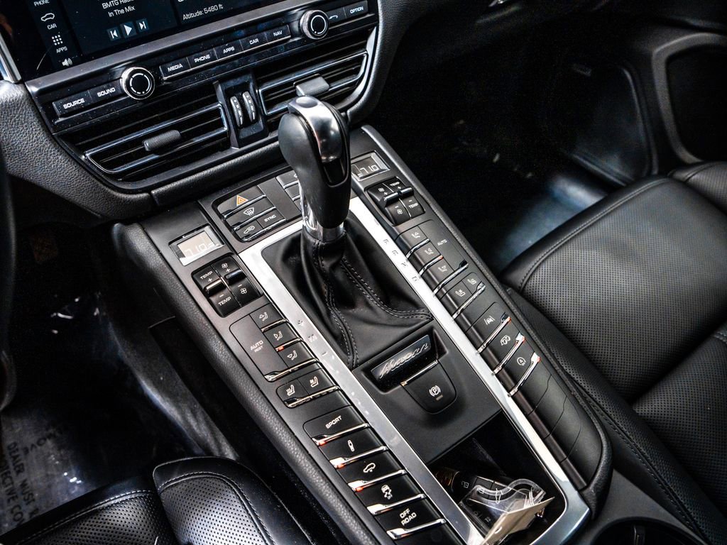 Used 2021 Porsche Macan GTS AWD/4WD image 19