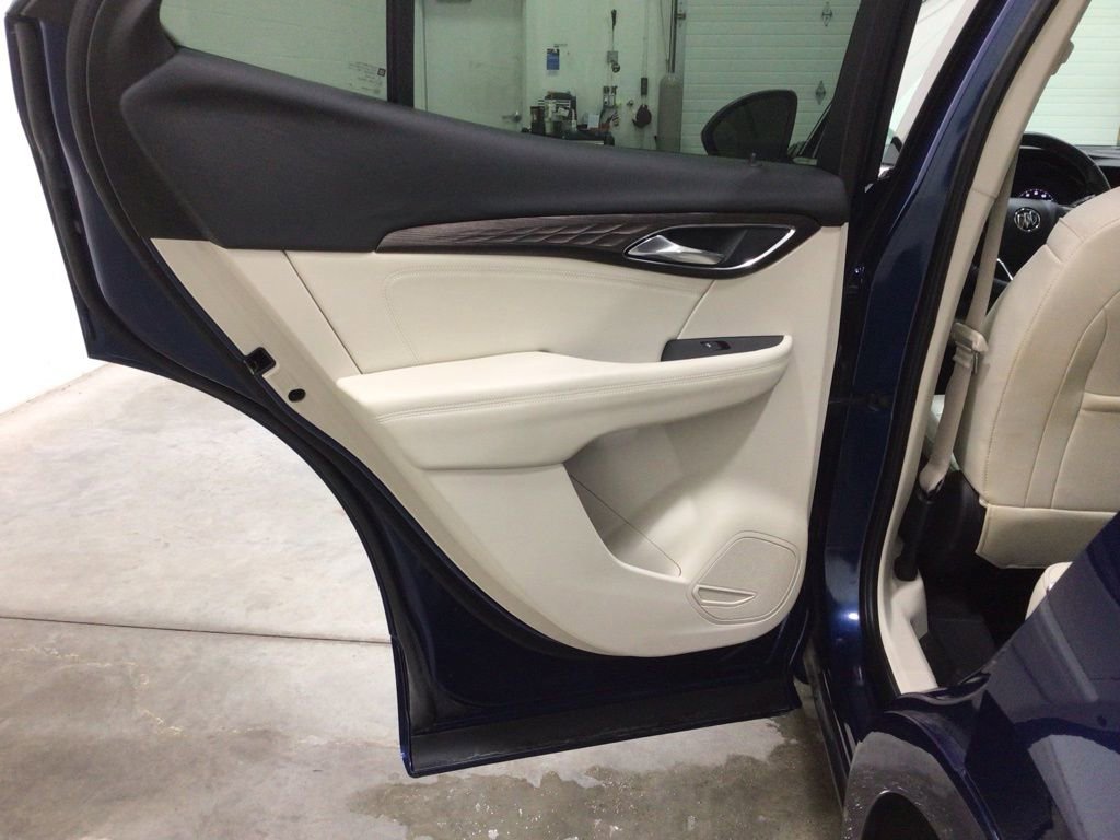 Used 2023 Buick Envision Avenir image 20