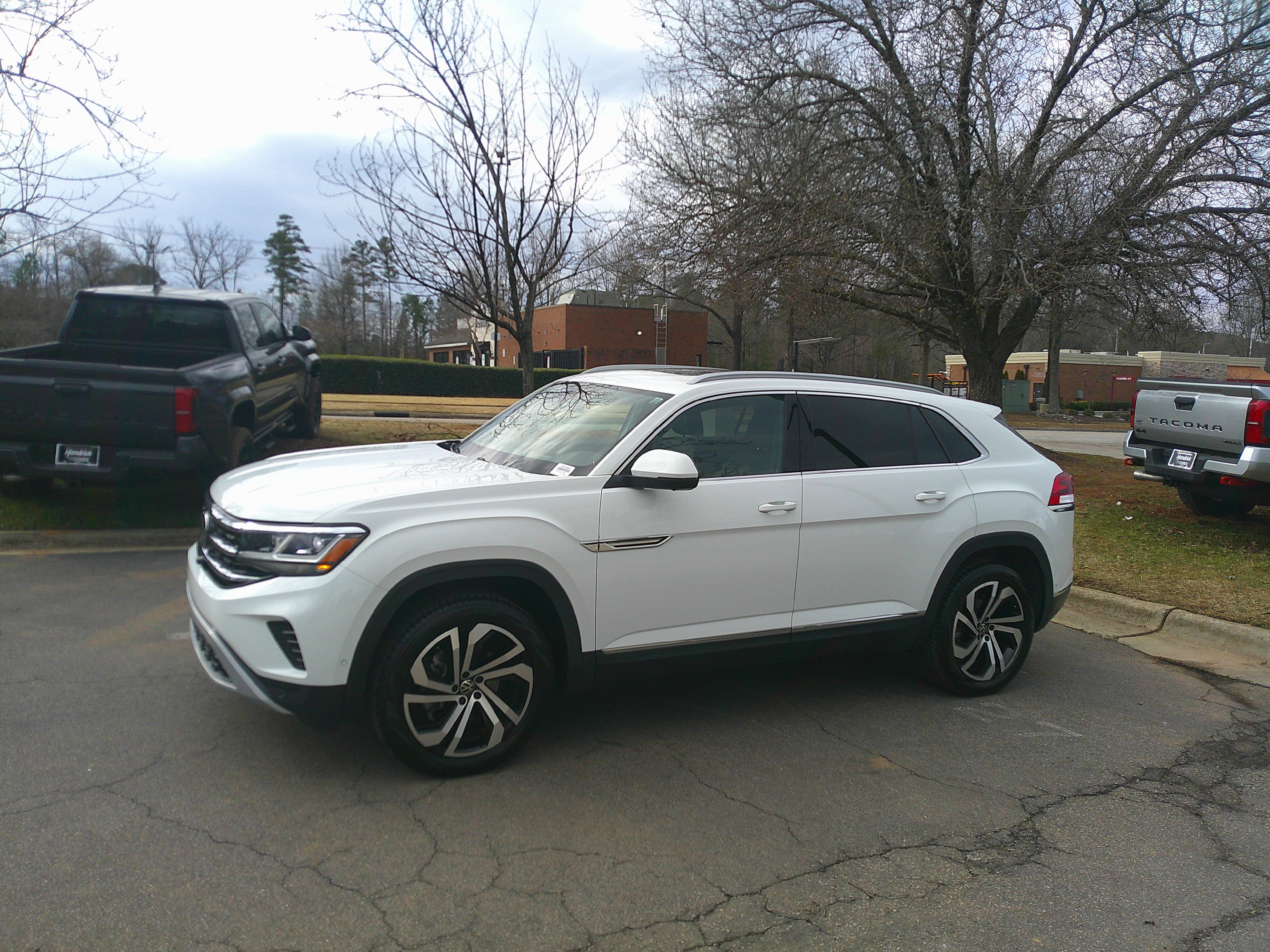 Used 2020 Volkswagen Atlas Cross Sport SEL Premium image 7