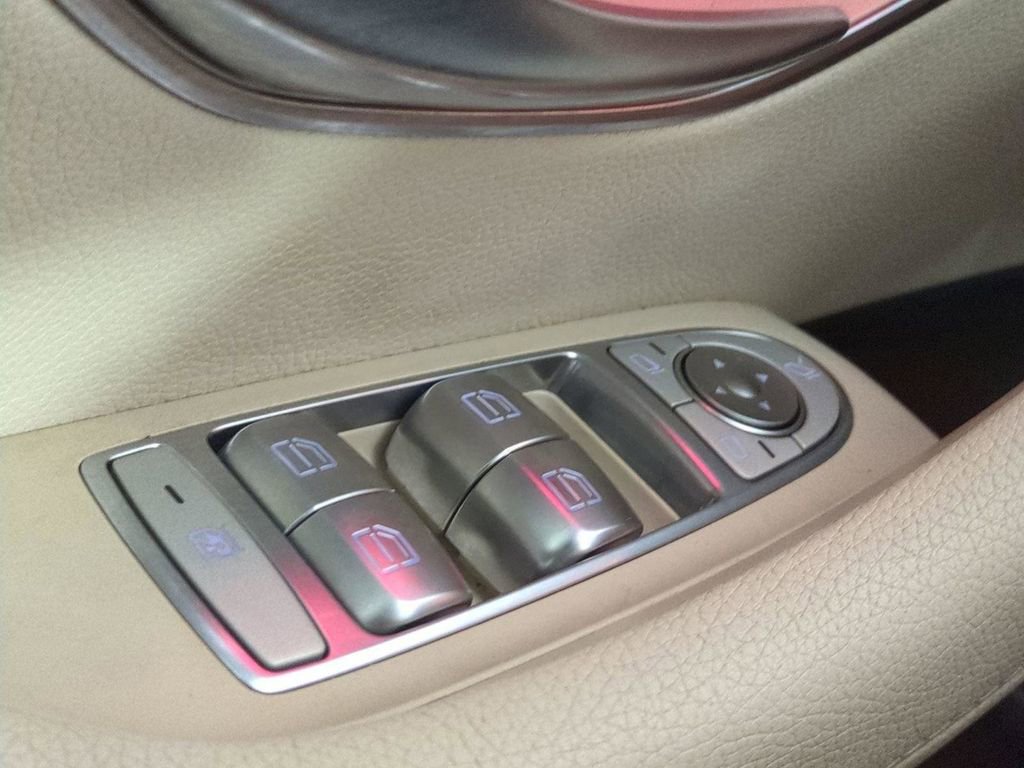 Used 2018 Mercedes-Benz E 300 image 31