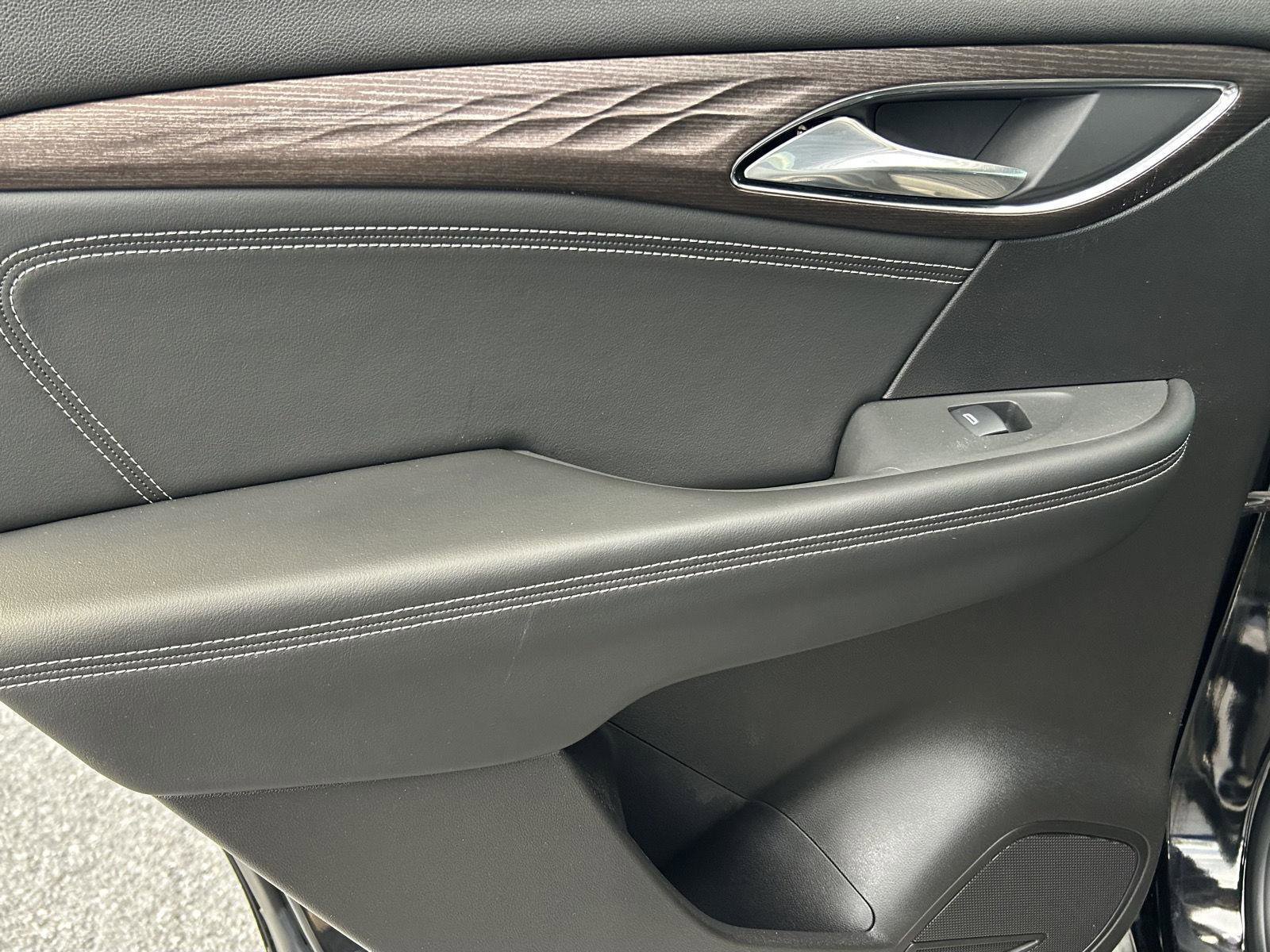 Used 2023 Buick Envision Avenir image 15