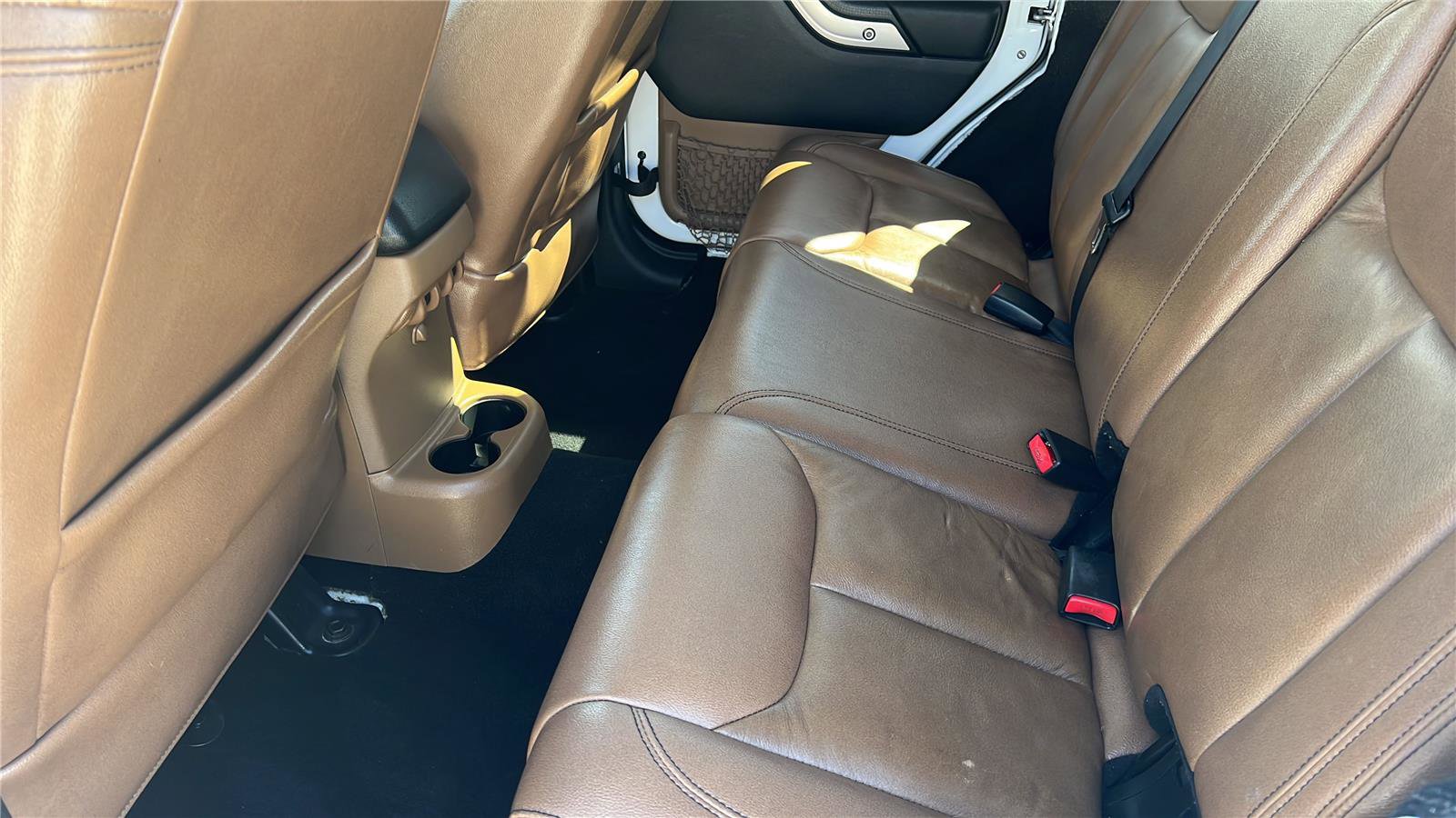 Used 2015 Jeep Wrangler Unlimited Rubicon image 19