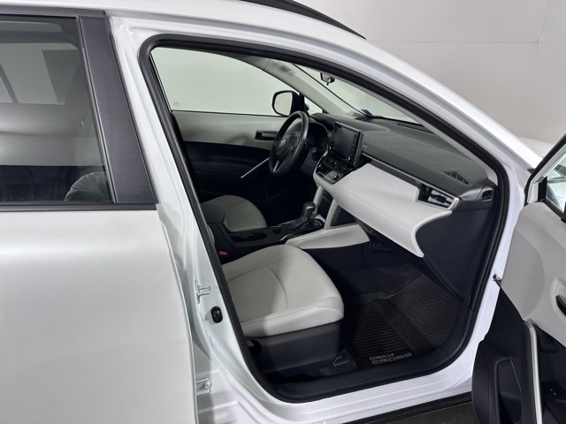 Used 2022 Toyota Corolla Cross LE image 11