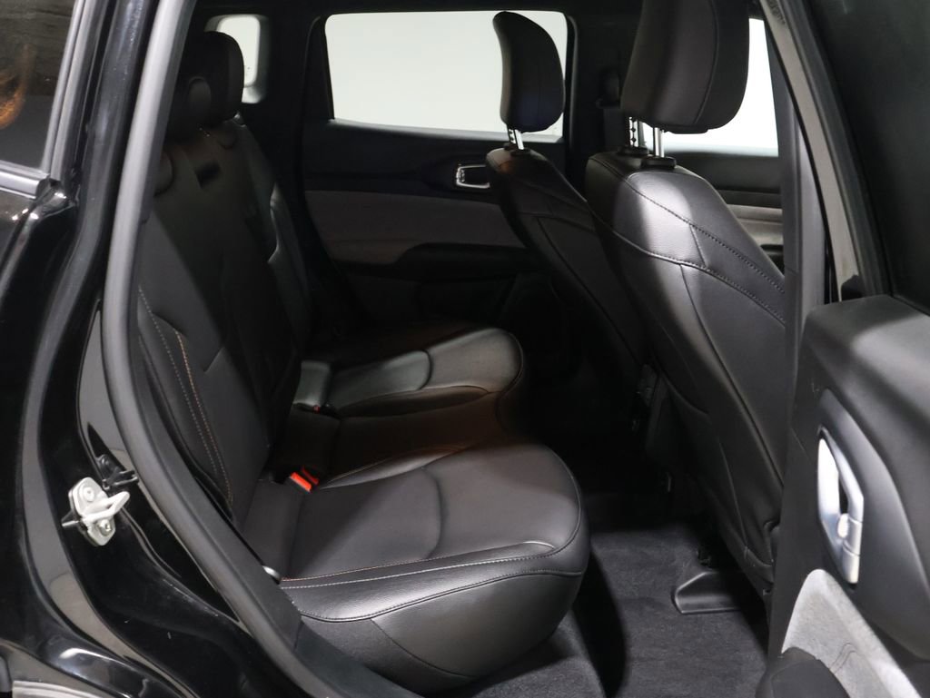 Used 2024 Jeep Compass Latitude image 20