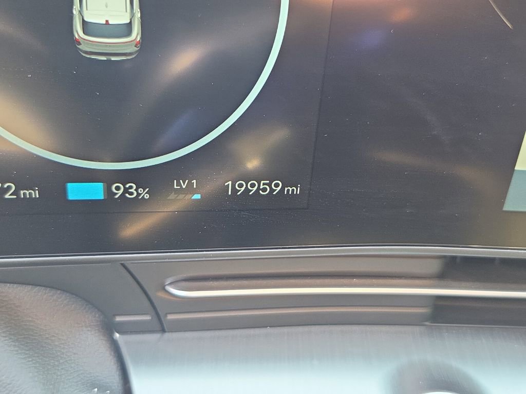 Used 2024 Hyundai Kona Limited image 28