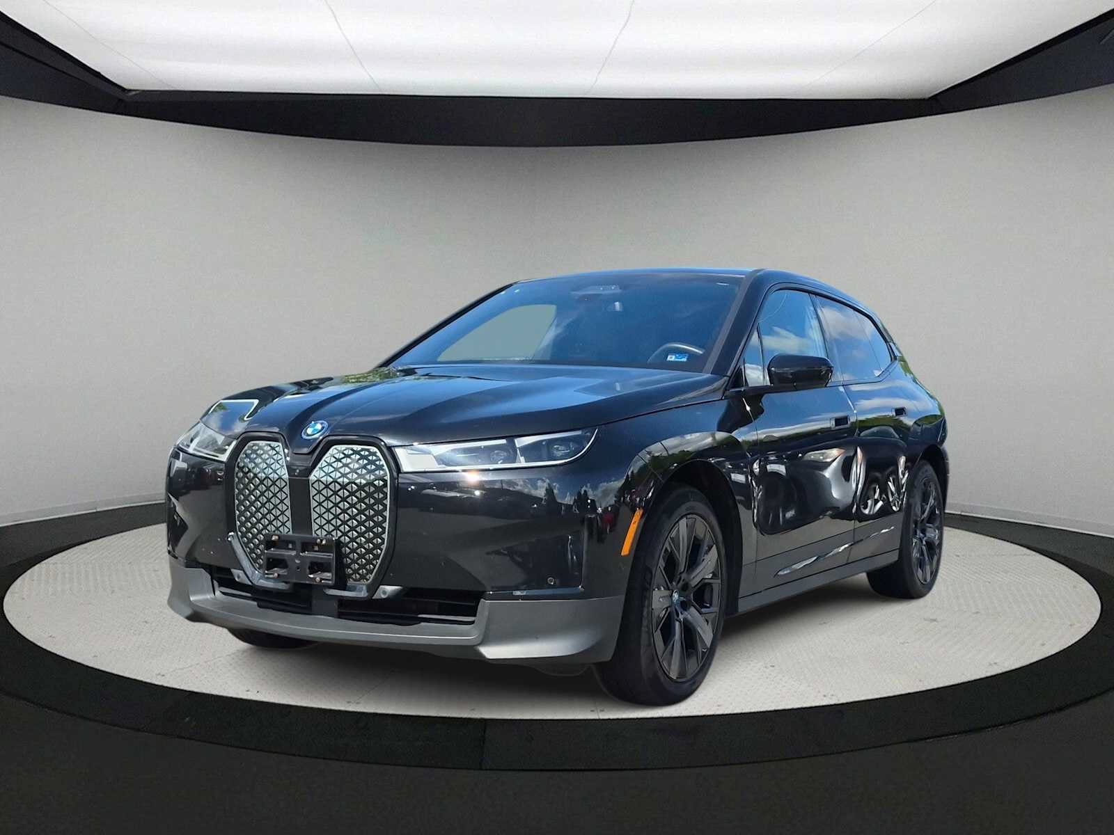 Used 2024 BMW iX xDrive50 AWD/4WD image 4