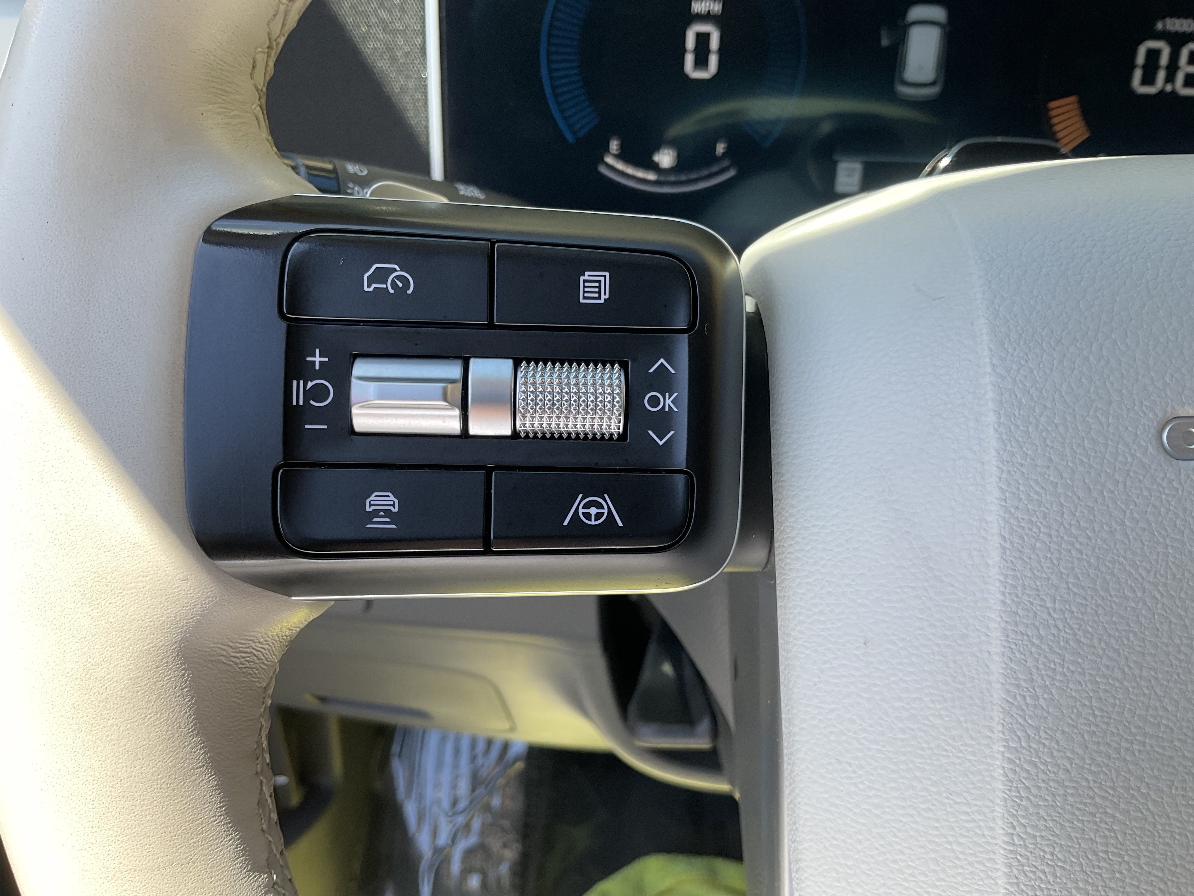 Used 2025 Hyundai Santa Fe SEL AWD/4WD image 31