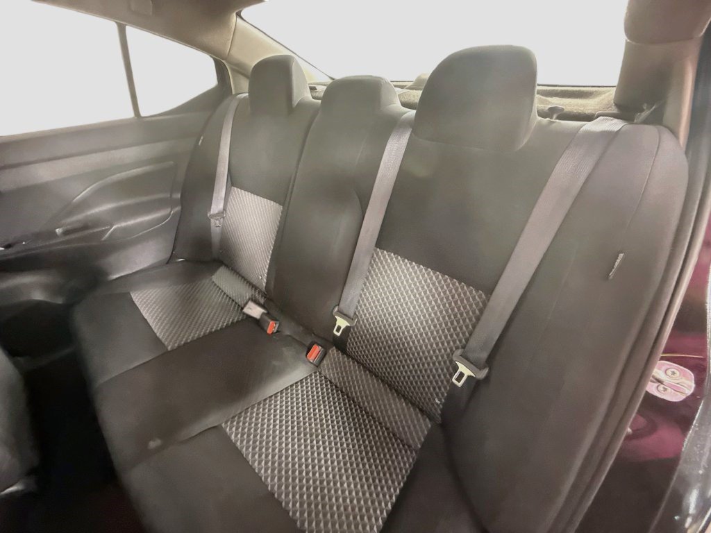 Used 2022 Nissan Versa S FWD image 23