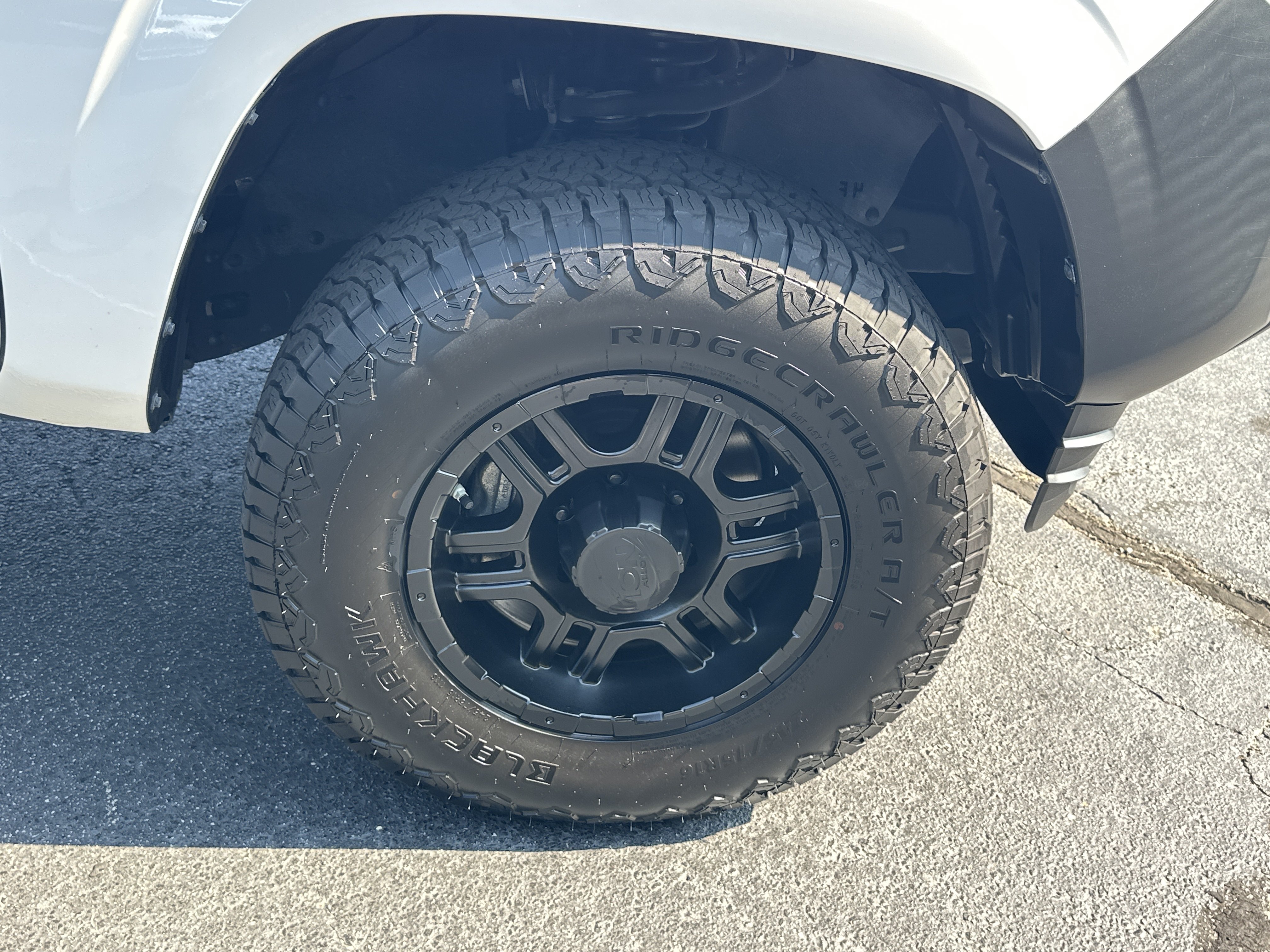 Used 2023 Toyota Tacoma SR RWD image 14