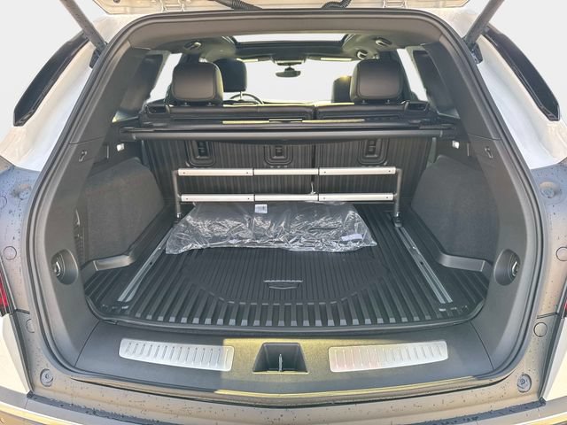 New 2026 Cadillac XT5 Premium Luxury w/ LPO, Floor Liner Package AWD/4WD image 5