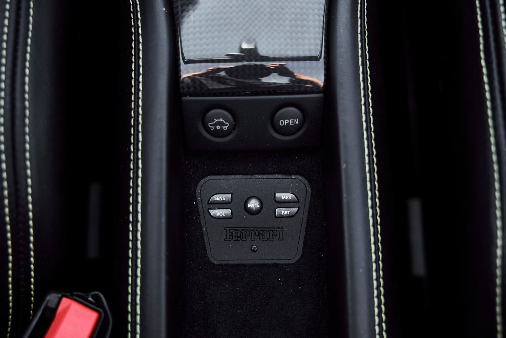 Used 2015 Ferrari 458 Spider RWD image 65