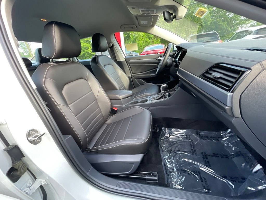Used 2023 Volkswagen Jetta SE FWD image 18