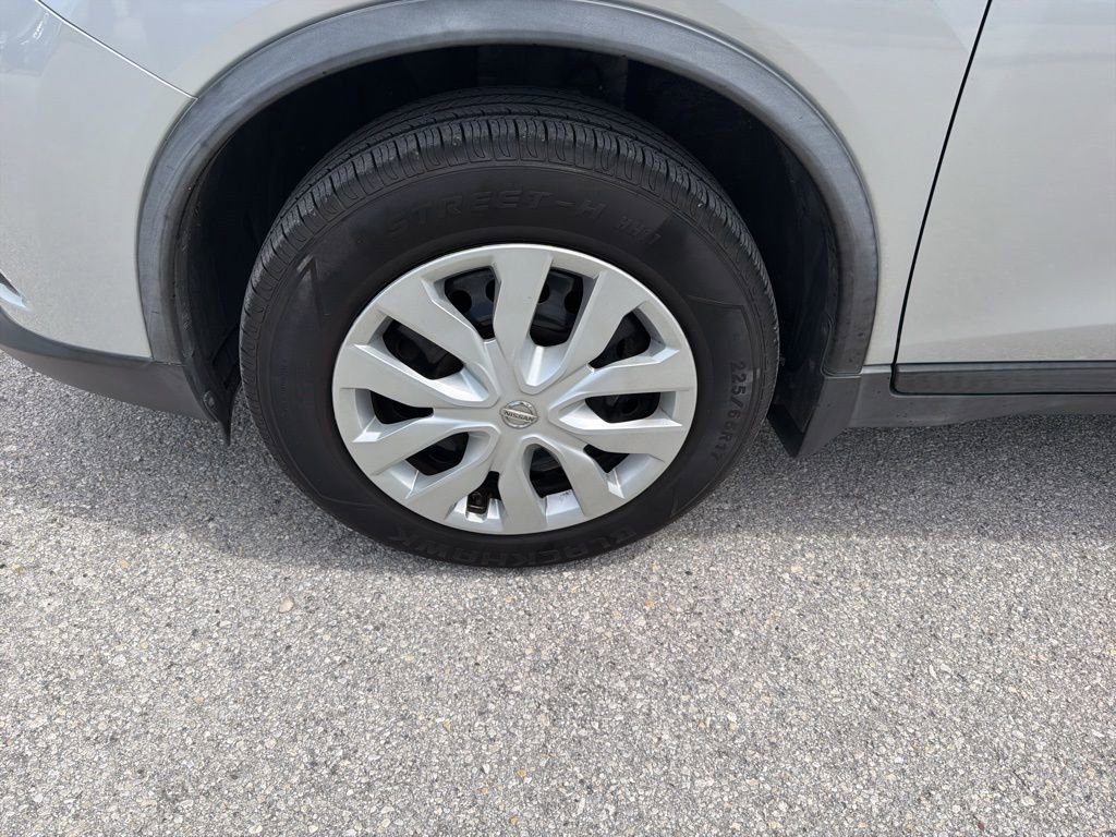 Used 2016 Nissan Rogue S image 9