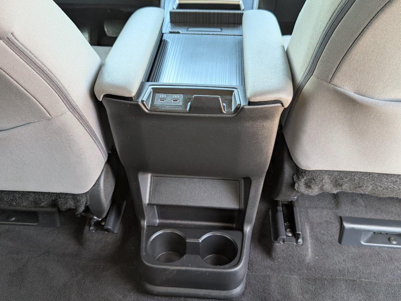 Used 2025 Toyota Sienna LE FWD image 8