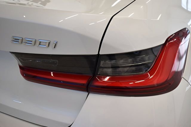 Used 2023 BMW 330i xDrive Sedan w/ Premium Package AWD/4WD image 12