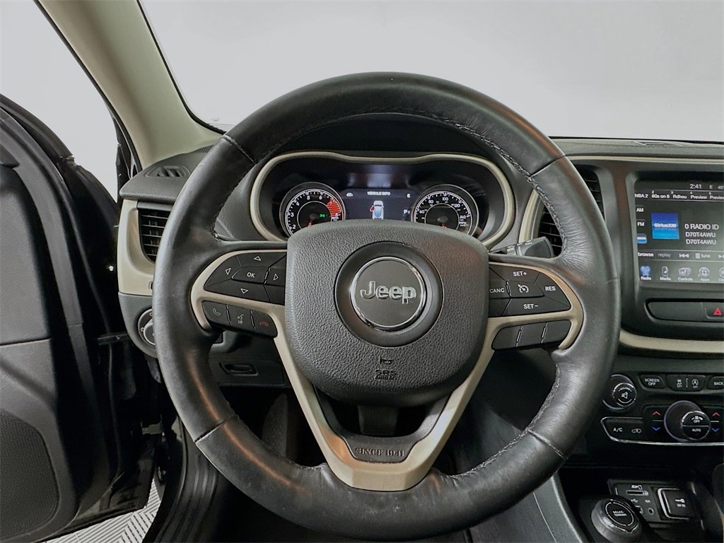 Used 2016 Jeep Cherokee Limited image 18