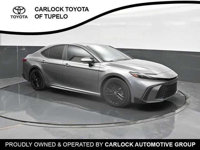 Used 2025 Toyota Camry SE FWD image 5