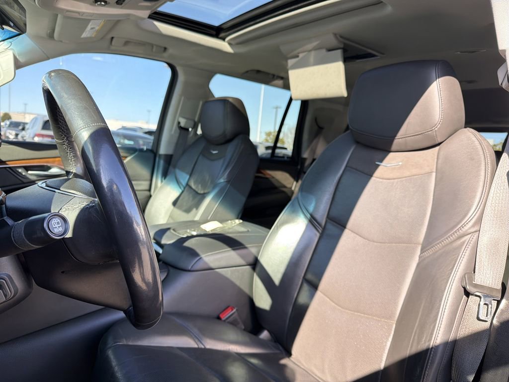 Used 2020 Cadillac Escalade Premium Luxury image 12