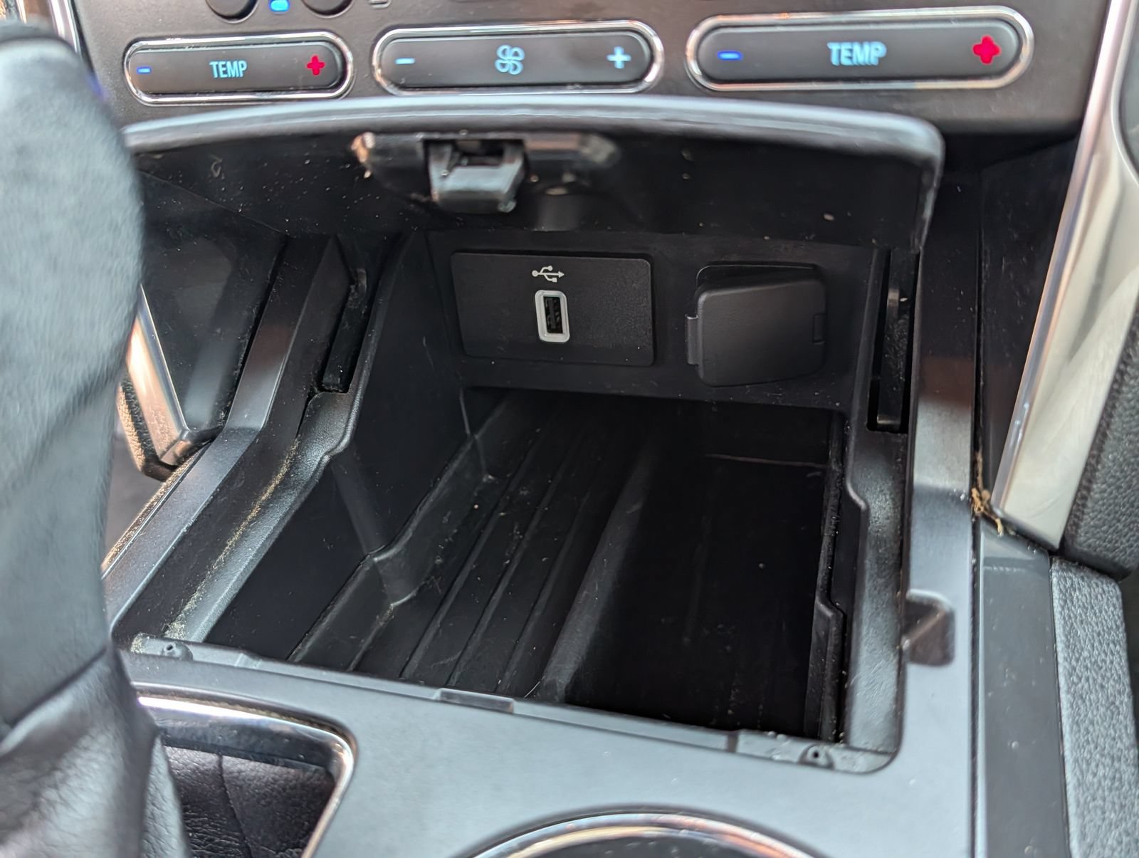 Used 2019 Ford Explorer Limited w/ Ford Safe & Smart Package FWD image 20