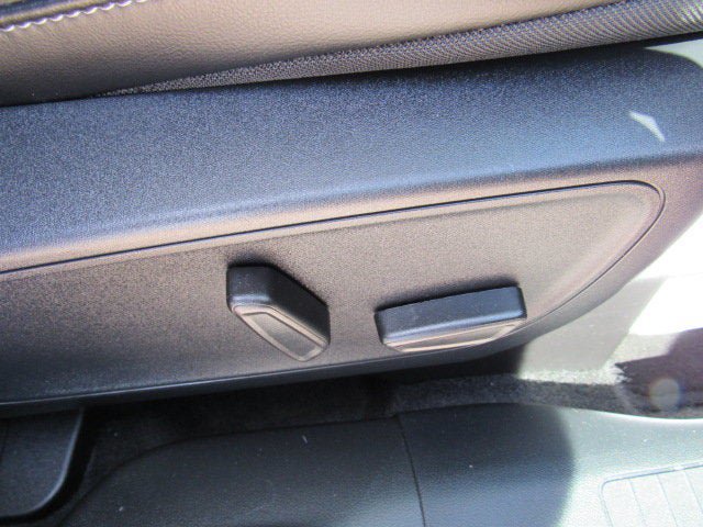 Used 2025 Ford Escape Platinum AWD/4WD image 31