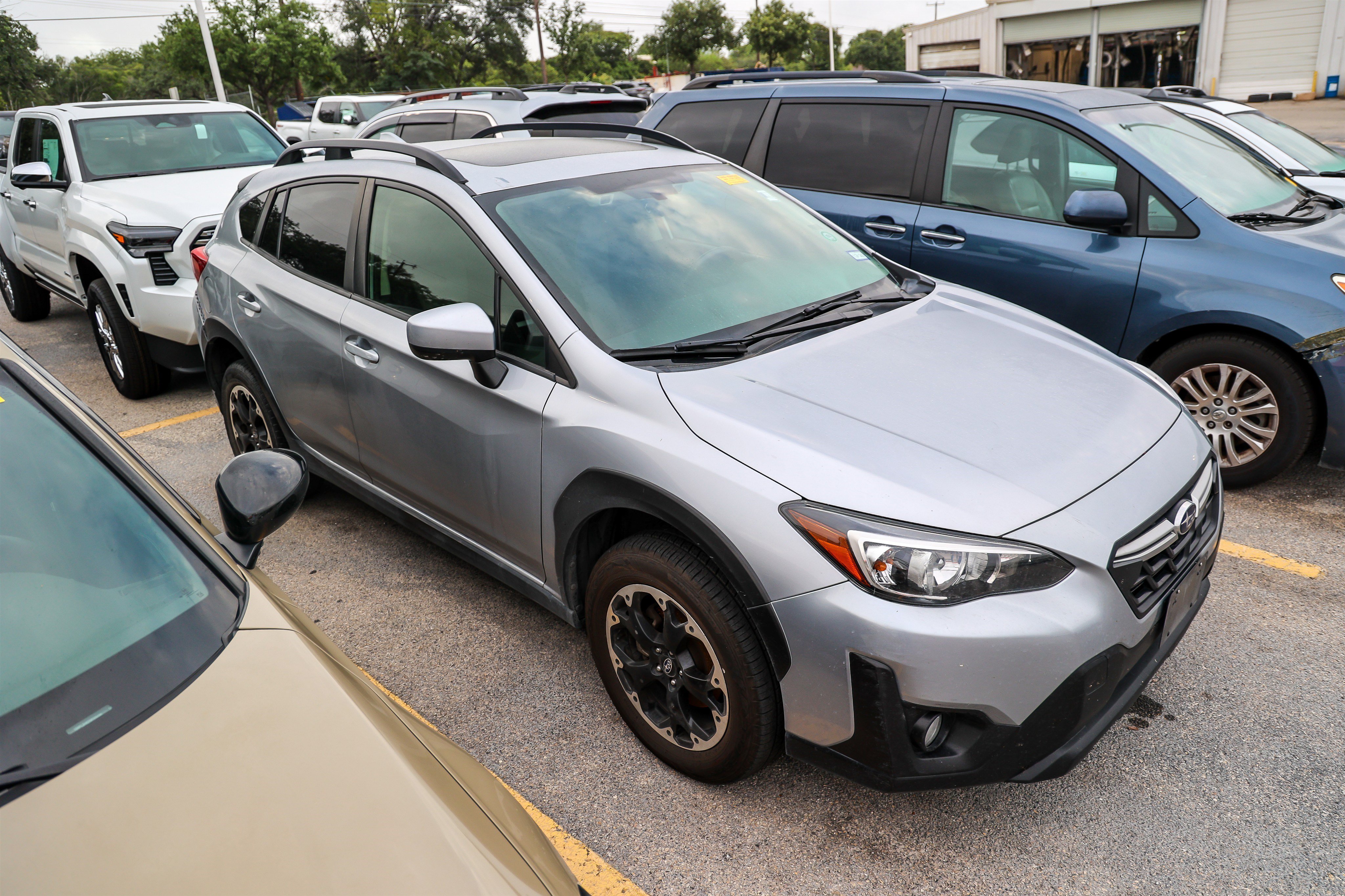 Used 2023 Subaru Crosstrek 2.0i Premium AWD/4WD image 7