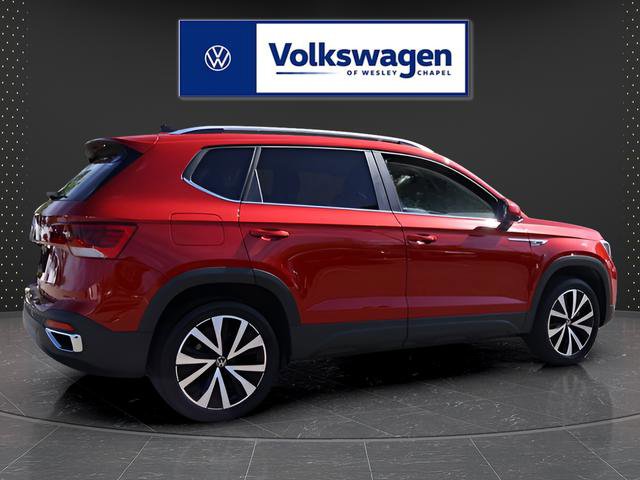 Certified 2022 Volkswagen Taos SE w/ IQ.Drive SE Package image 8