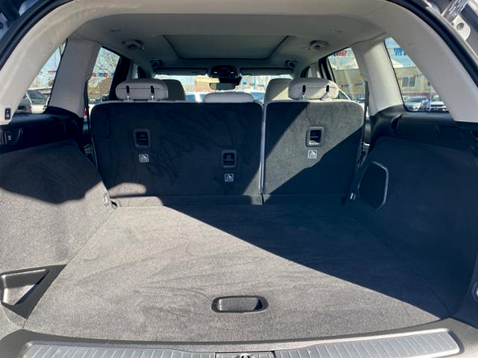 Used 2022 Jeep Grand Cherokee Overland RWD image 12