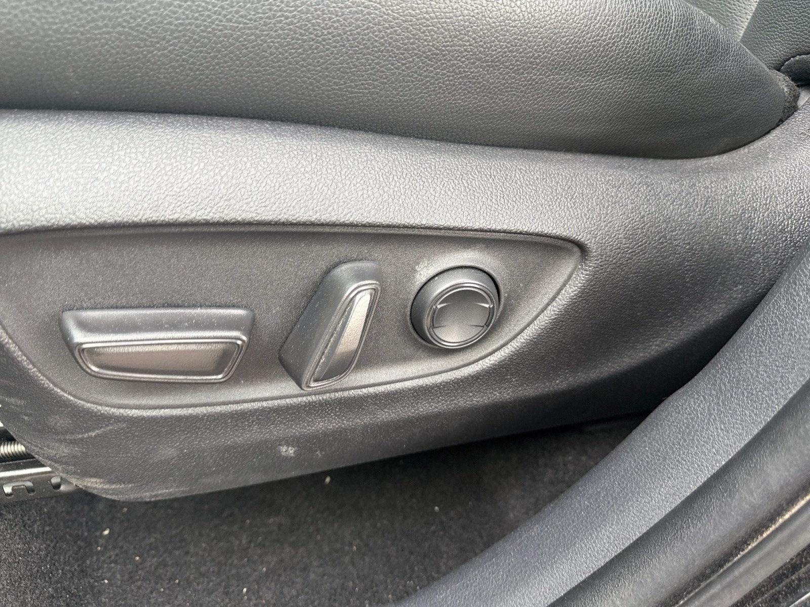 Used 2025 Toyota Grand Highlander AWD image 14