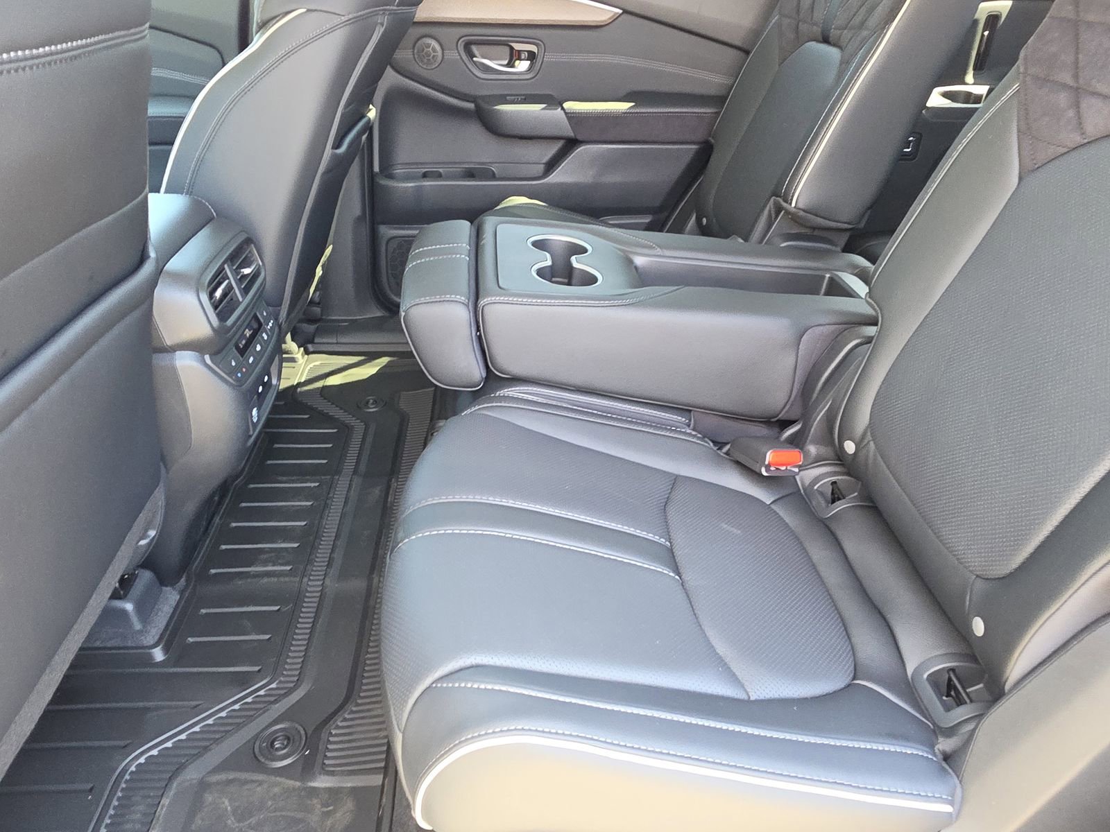 New 2026 Honda Pilot Elite image 13